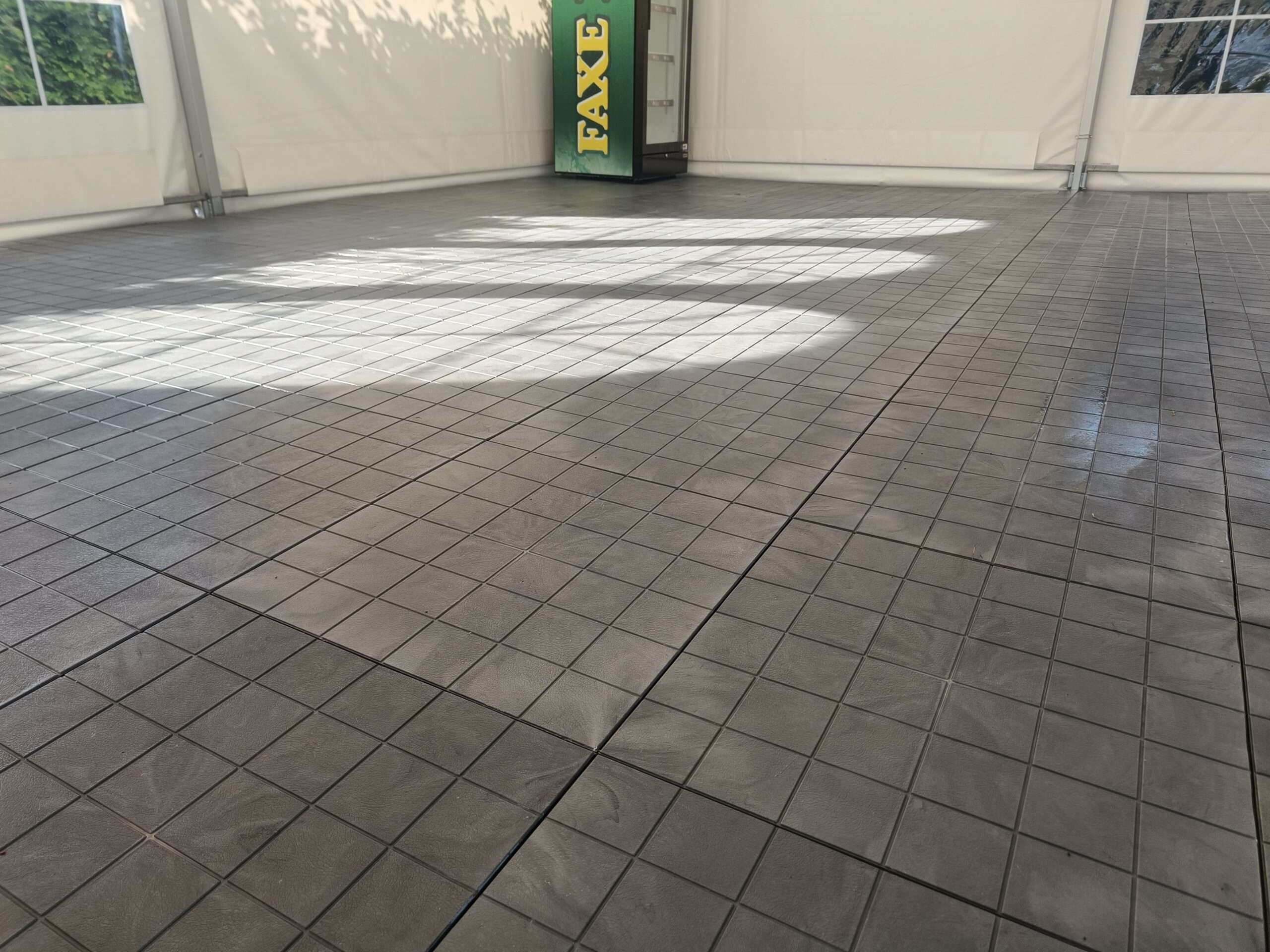 Leje af teltgulv (læg selv) image 0
